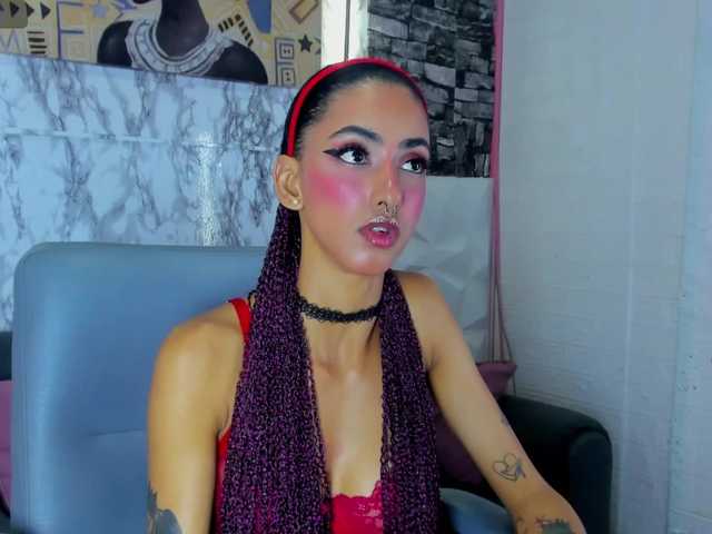 queencuarxxo live cam on BongaCams