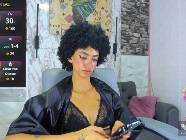 queencuarxxo live cam on BongaCams