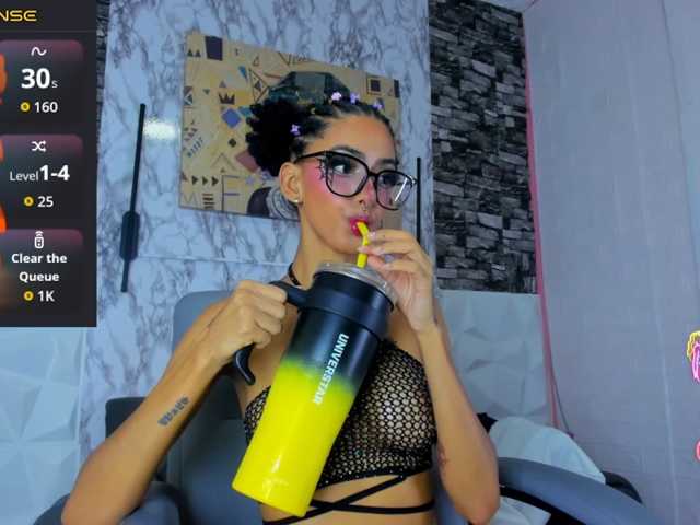 queencuarxxo live cam on BongaCams