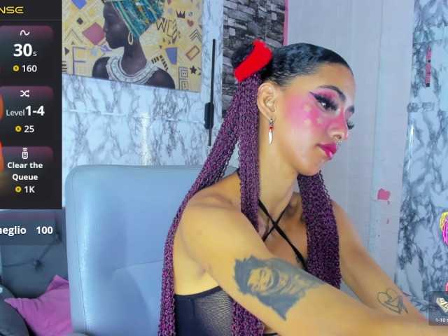 queencuarxxo, en directo ahora en BongaCams