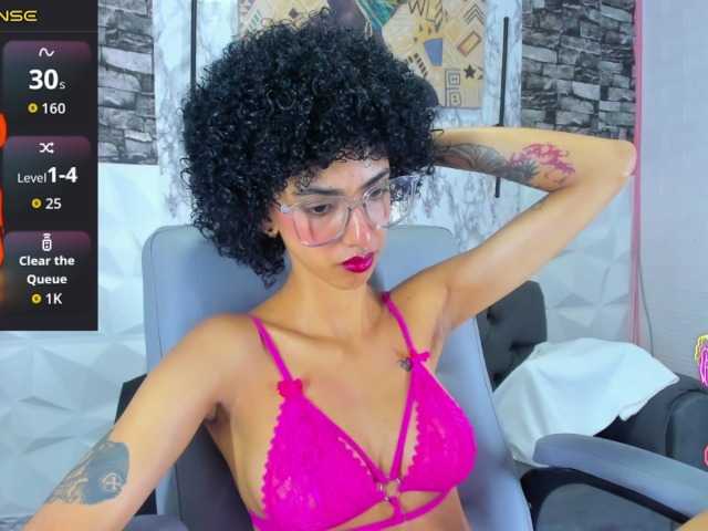 queencuarxxo live cam preview