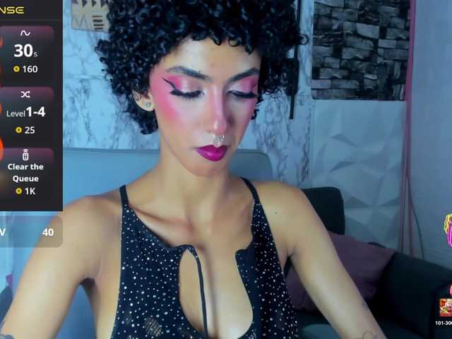 queencuarxxo live webcam show