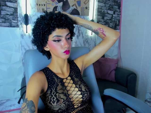 queencuarxxo live cam on BongaCams