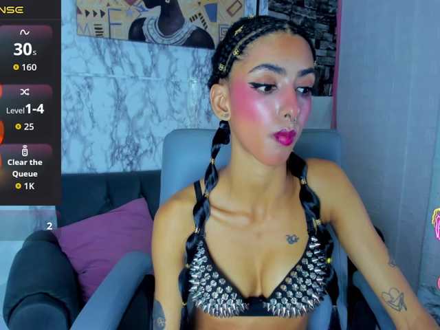 queencuarxxo live cam on BongaCams