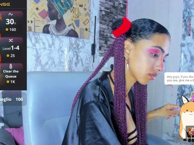 queencuarxxo, live now on BongaCams