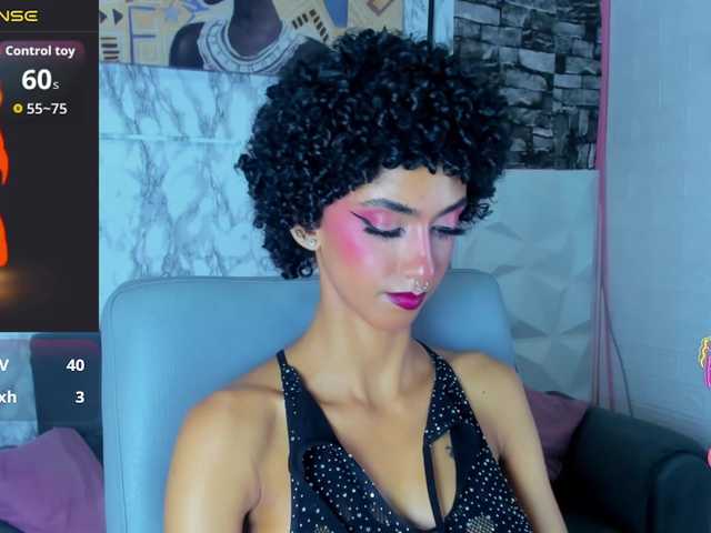 queencuarxxo live webcam show
