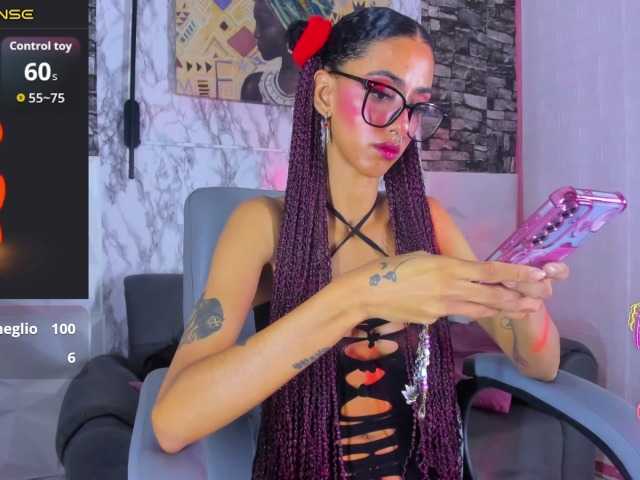 queencuarxxo, en directo ahora en BongaCams