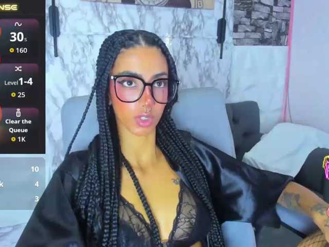 queencuarxxo live cam on BongaCams