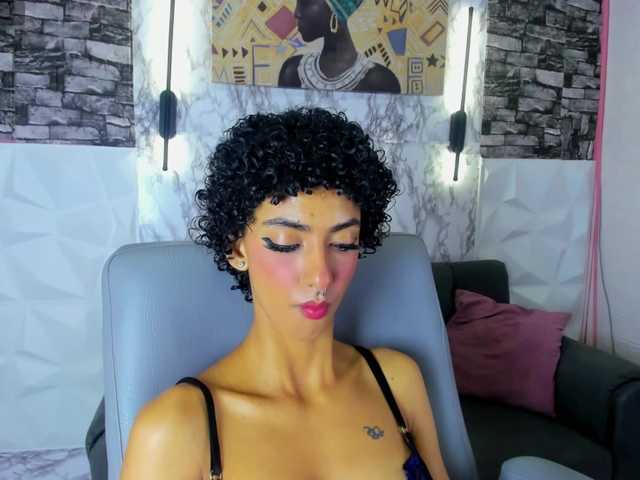queencuarxxo live cam on BongaCams