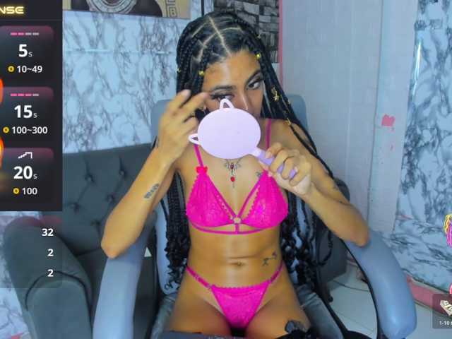 queencuarxxo live cam on BongaCams
