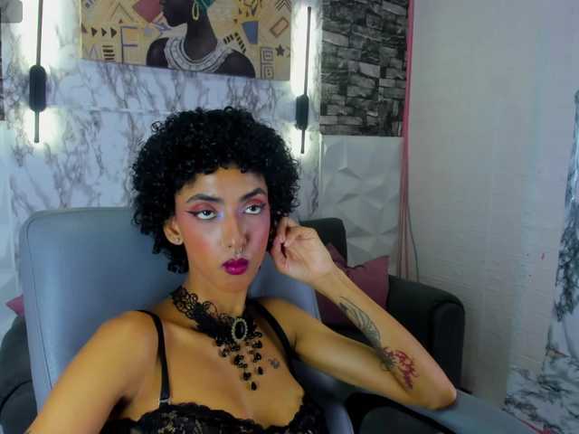queencuarxxo live cam on BongaCams