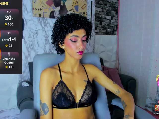queencuarxxo live webcam show