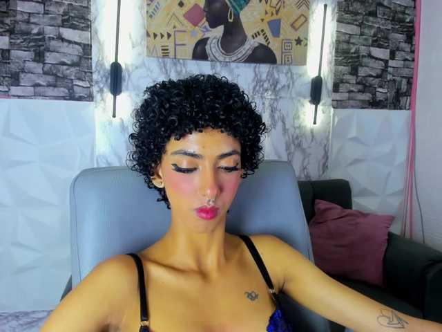 queencuarxxo live cam on BongaCams