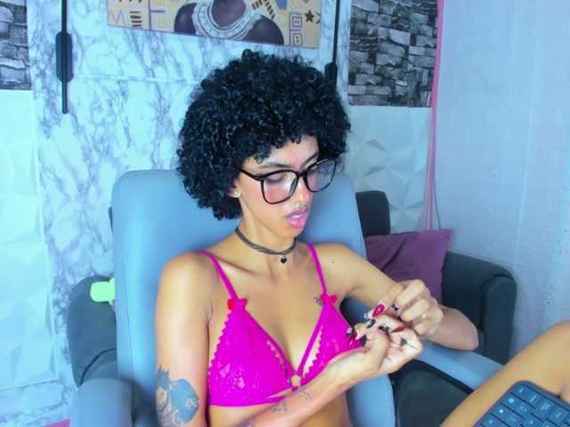 queencuarxxo live cam on BongaCams