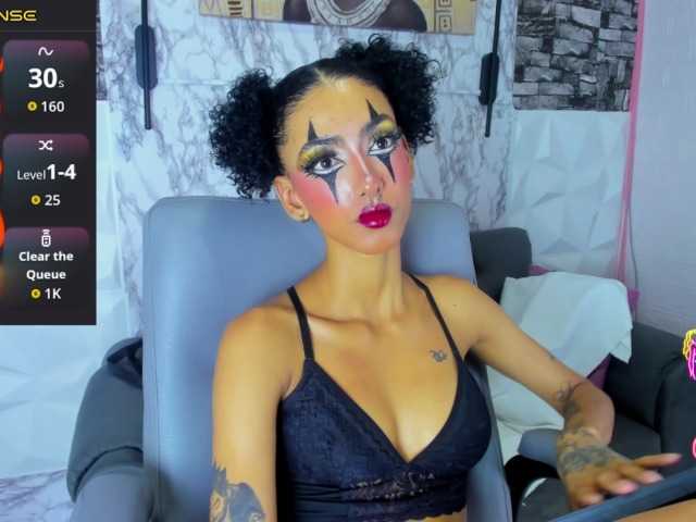 queencuarxxo live cam on BongaCams