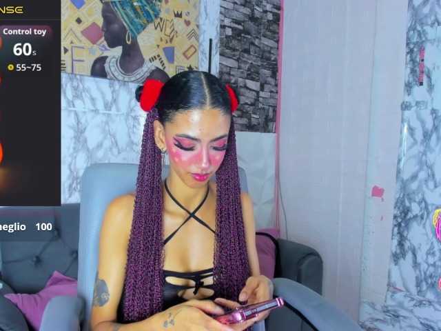 queencuarxxo, en directo ahora en BongaCams