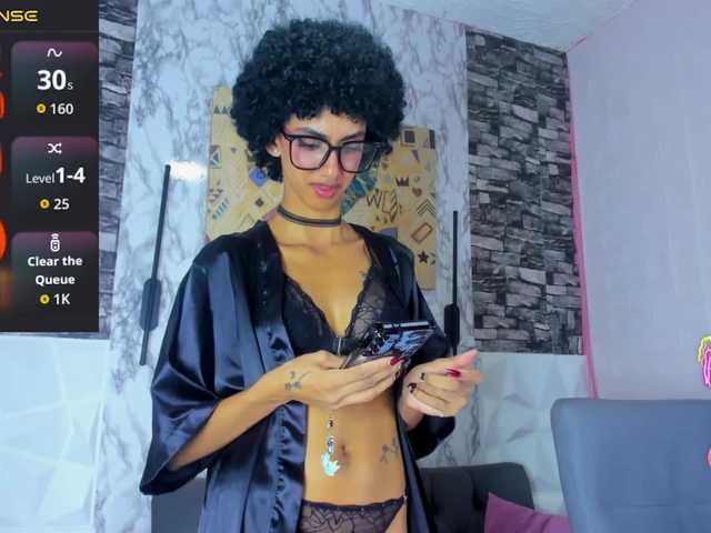 queencuarxxo live cam on BongaCams