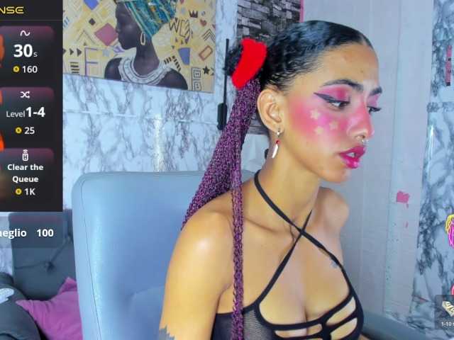 queencuarxxo live cam on BongaCams