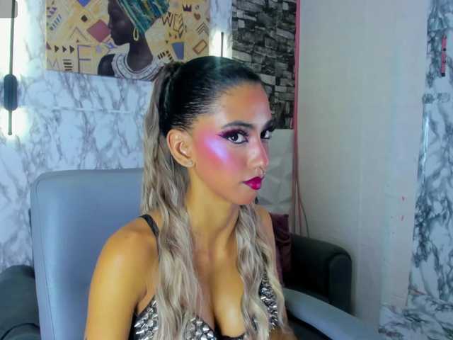 queencuarxxo live cam on BongaCams