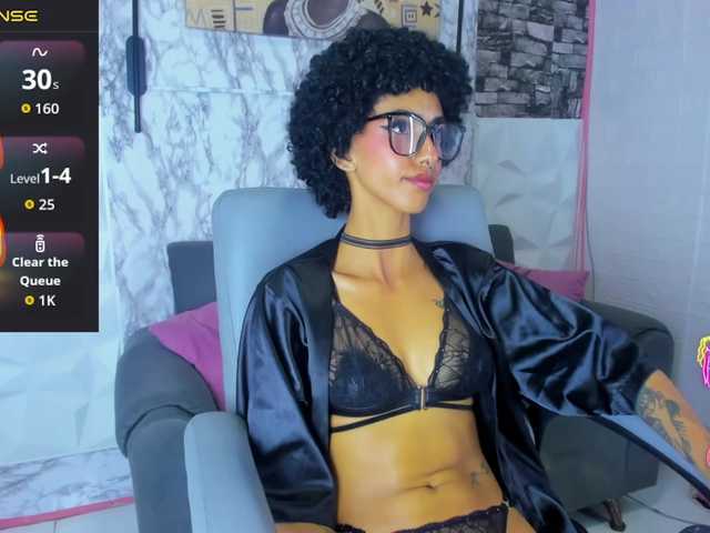queencuarxxo live cam on BongaCams