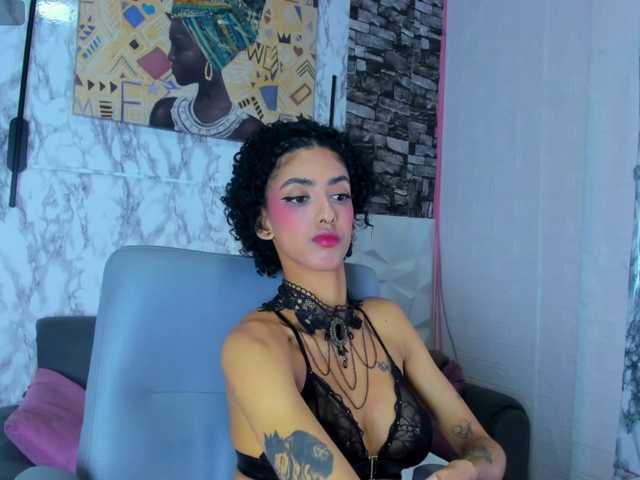queencuarxxo live cam on BongaCams