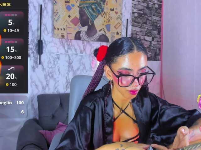 queencuarxxo, en directo ahora en BongaCams