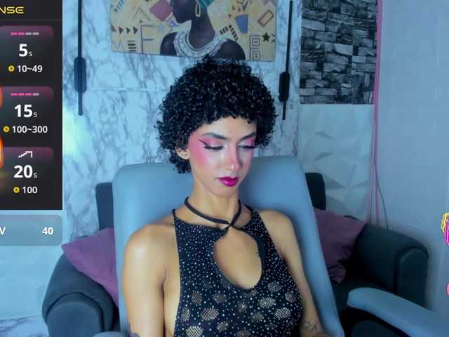 queencuarxxo live webcam show