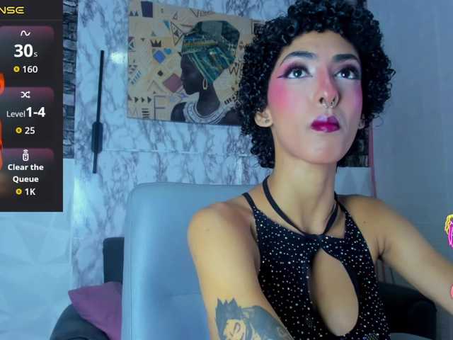 queencuarxxo live webcam show