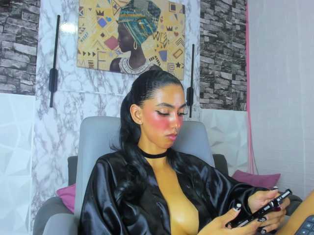 queencuarxxo live cam on BongaCams