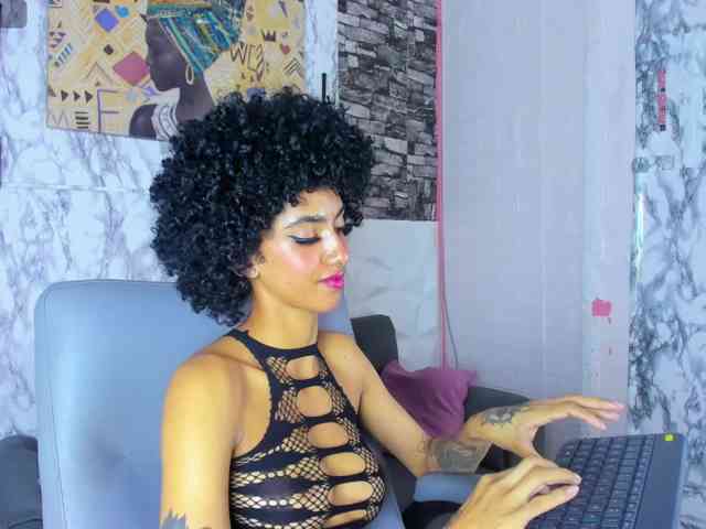 queencuarxxo webcam