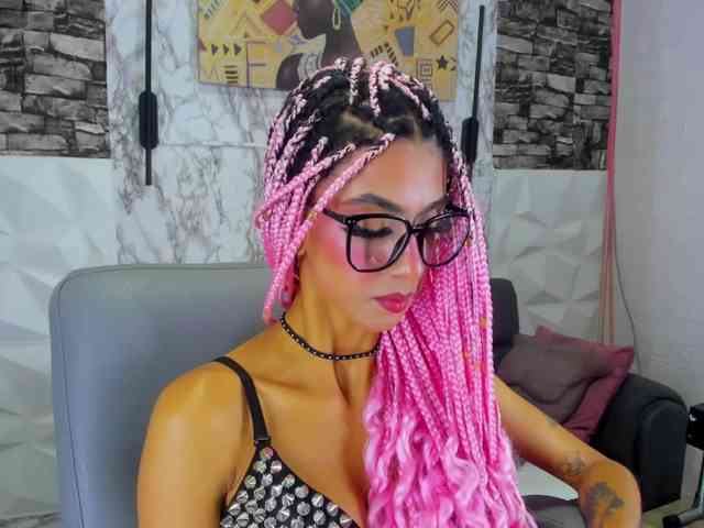 queencuarxxo webcam