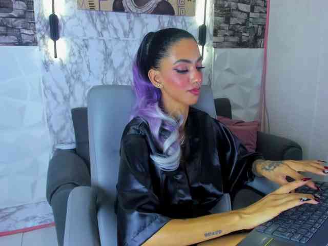 queencuarxxo webcam