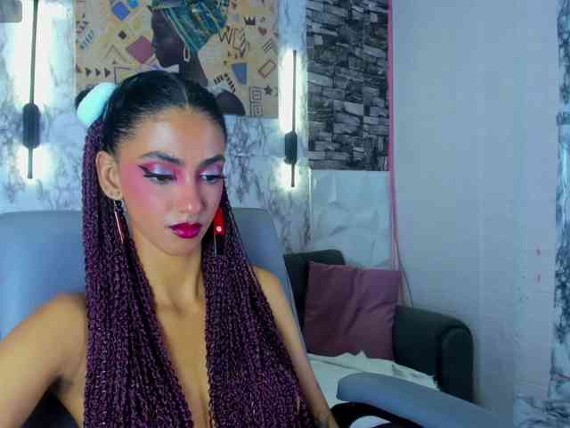 queencuarxxo webcam