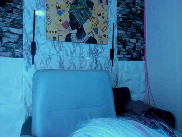 queencuarxxo Live Webcam on BongaCams