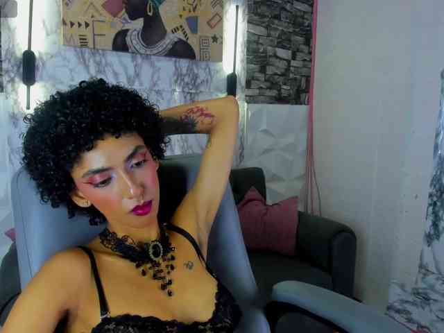 queencuarxxo webcam