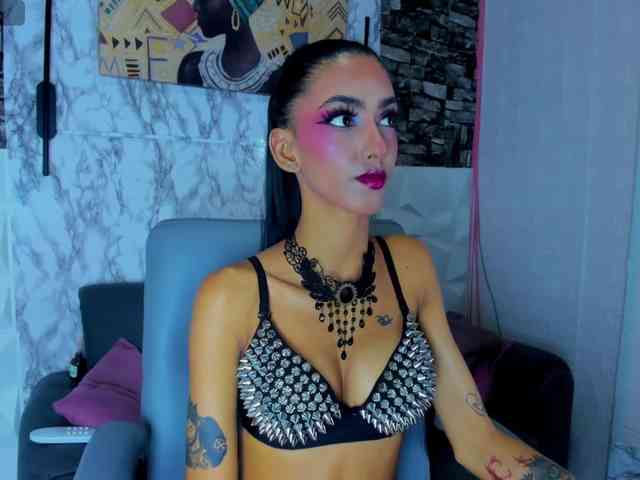 queencuarxxo webcam