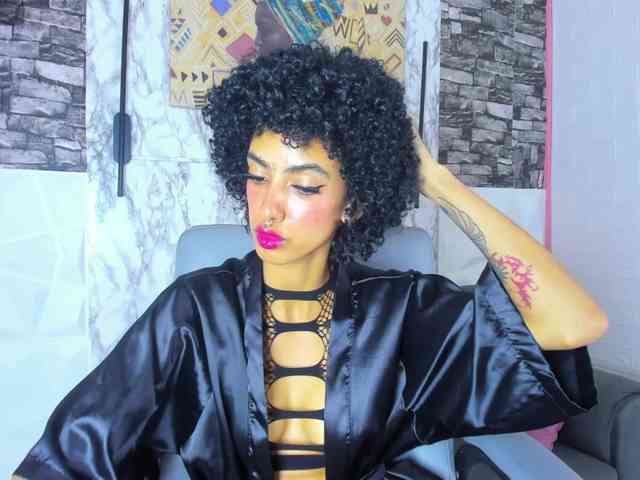 queencuarxxo webcam