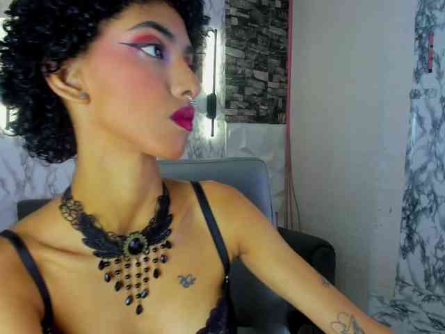 queencuarxxo webcam