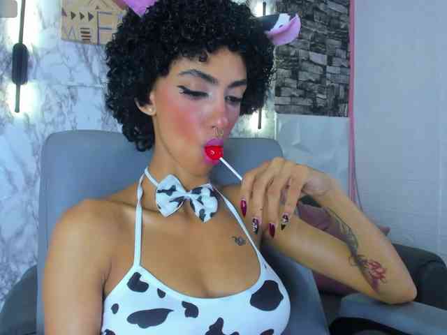 queencuarxxo webcam