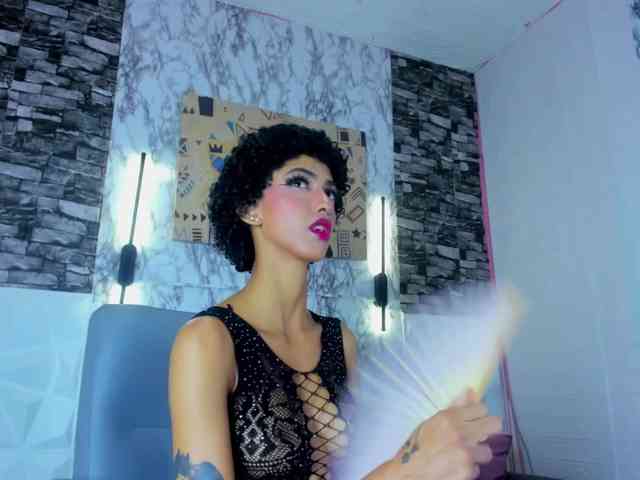 queencuarxxo webcam