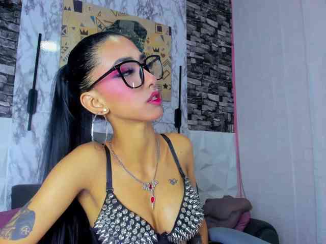 queencuarxxo webcam