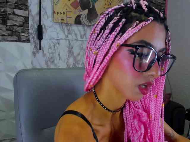 queencuarxxo webcam