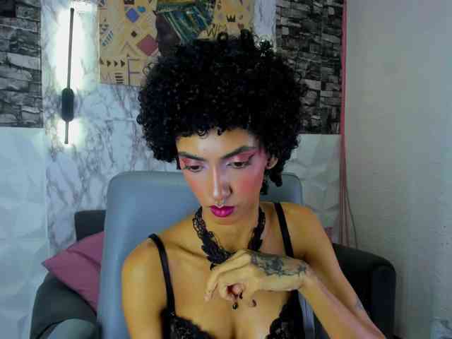 queencuarxxo webcam