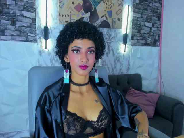 queencuarxxo webcam