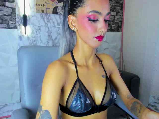queencuarxxo webcam