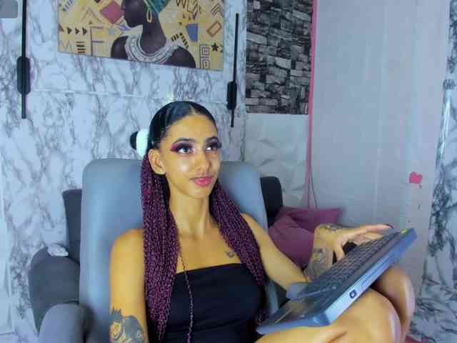 queencuarxxo webcam