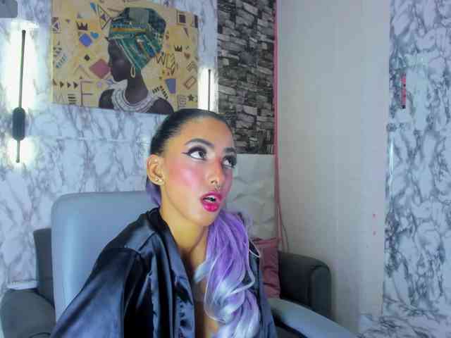 queencuarxxo webcam