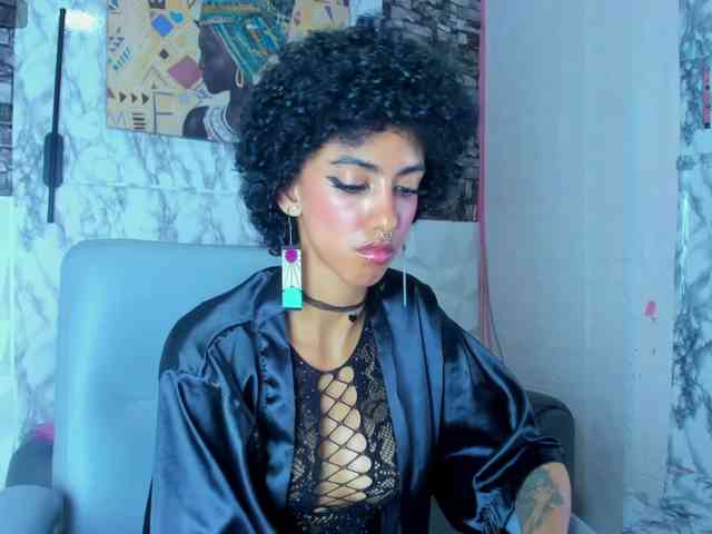 queencuarxxo webcam