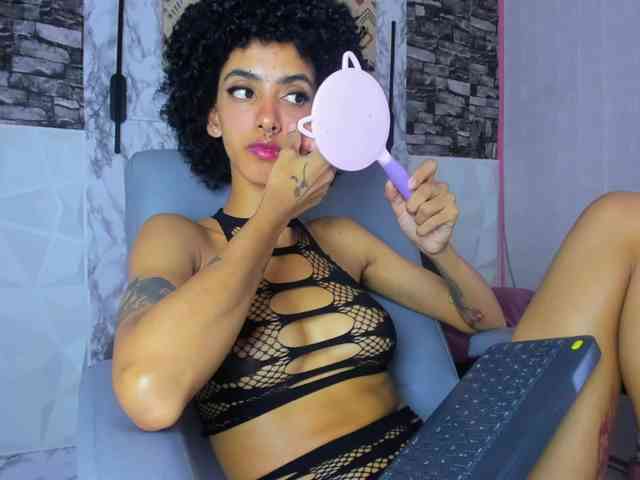 queencuarxxo webcam