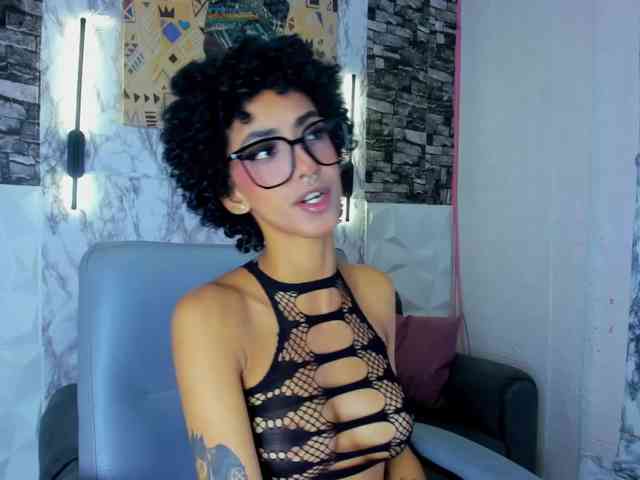queencuarxxo webcam